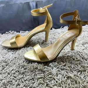 Naturalizer sandals- Gold size 7.5